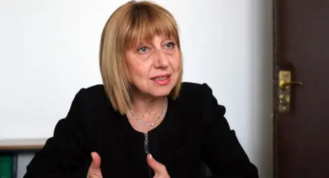 Вдигат заплатите на младите учители