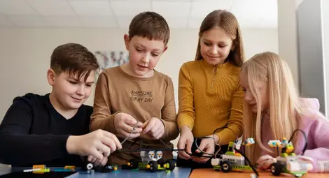 Академия по електроника и 3D моделиране отвори врати за ученици в библиотеката