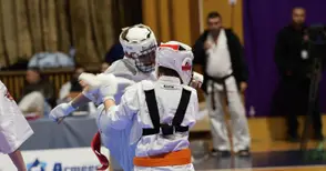 Каратистите на „Юнак“ грабнаха  12 медала на турнир в Търново