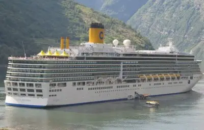 300-метров лайнер ще хвърли котва на бургаското пристанище