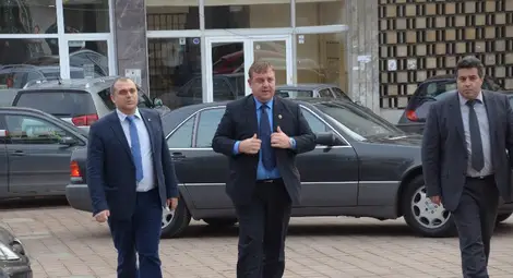 Каракачанов: Доброволци могат да служат в армията още от догодина