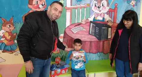 Всички деца от Караманово получиха подаръци от Германия