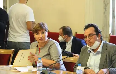 Правна комисия прие удължаване с 6 месеца на изтичащите лични документи