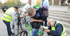 100 велосипеда светнаха след акция на „Вело Русе“