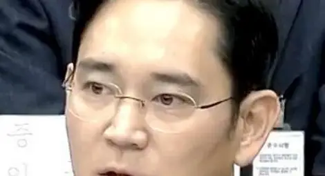 Наследникът на Samsung e освободен предсрочно от затвора