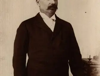 Никола Обретенов