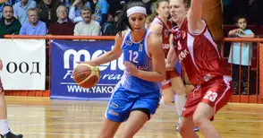 Кристина Сантяго с шанс да играе четвърти сезон за „Дунав 8806“