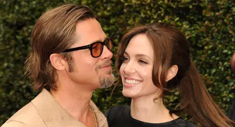 Брад Пит и децата заместиха Анджелина на филмова премиера