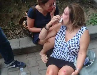 Маскирани пребиха жени нотариуси в Борисовата градина (Обновена + снимки) Маскирани пребиха жени нотариуси в Борисовата градина (Обновена + снимки)