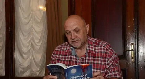 Вальо Христов застреля скептиците  с романа &bdquo;Убийство в събота вечер&ldquo;