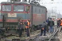 Бързият влак от Пловдив за Варна дерайлира, няма пострадали 