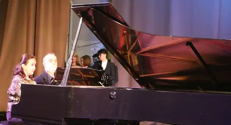 Учители от Националното училище по изкуствата в Русе  представиха бутиков концерт по случай 65-ата годишнина  от създаването на институцията