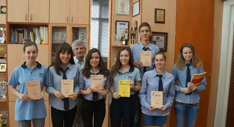 Коя е любимата приказка на Стефан Цанев? Какво говори езикът на шапките? Отговорите - в &bdquo;Литературни откровения&ldquo;