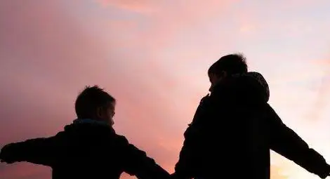 Шок! 13-годишно българче убило от ревност двете си братчета в Гърция