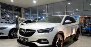 Приключенският „Опел Грандленд“ демонстрира стил и класа в Русе