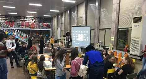 Магьосници крадоха яйца  и бродиха из лабиринти