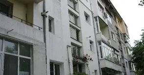 Възрастна жена пострада при  взрив на изпуснат от бутилка газ