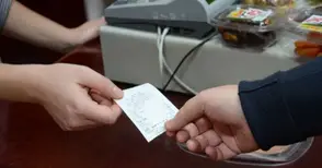 Регистрират и по телефона касови бележки в лотарията на данъчните