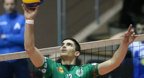 Георги Манчев е единсвеният нов волейболист, който тренира редовно.  Снимка: Интернет