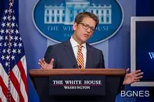 Говорителят на Обама подаде оставка