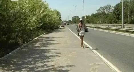 Известна професионалистка глобена за реклама на интимни услуги на пътя