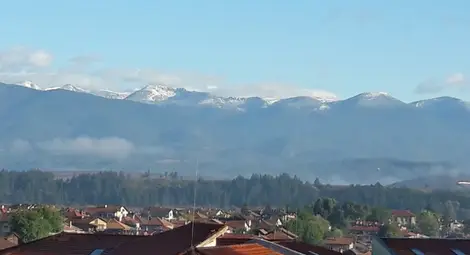 Сняг по върховете на Пирин