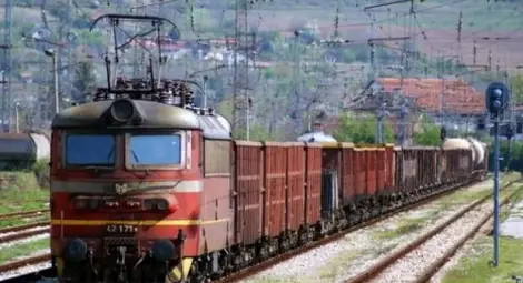 Влак прегази стрелочник