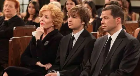 Аштън Къчър е новата звезда в премиерния 9-ти сезон на &bdquo;Двама мъже и половина&rdquo; /галерия/