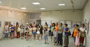 Малки художници откриха  изложба в голямата галерия