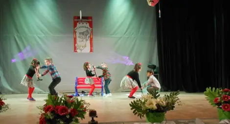 Малки актьори от градина &bdquo;Зора&ldquo; представиха Русе на фестивал