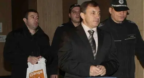 СГС пусна Алексей Петров под "домашен арест"