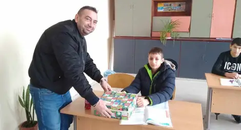 Всички деца от Караманово получиха подаръци от Германия