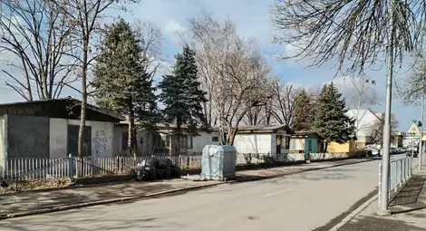 Плащат правото на строеж на терена на бившата данъчна служба не с пари, а с апартаменти