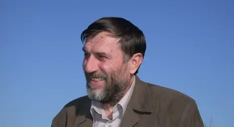 Стоя насаме със себе си...