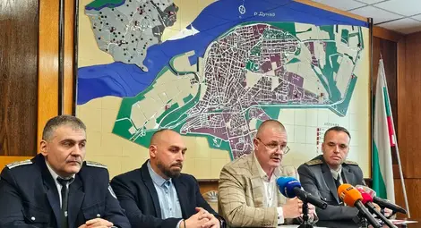 Комисар Димитър Вачков, комисар Александър Ковачев, старши комисар Николай Кожухаров и комисар Светослав Войчев (от ляво надясно).