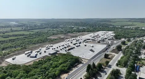 Отхвърлиха жалбата на бившия областен управител срещу даването под наем на общинския тир паркинг Отхвърлиха жалбата на бившия областен управител срещу даването под наем на общинския тир паркинг