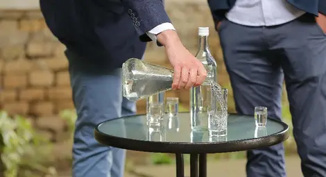 До 500 лева глоба за почерпка в паркове, градини и беседки между блокове До 500 лева глоба за почерпка в паркове, градини и беседки между блокове