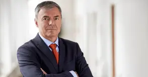 Министър Игнатов подкрепи съкращаването на приема след IV клас в МГ „Баба Тонка“