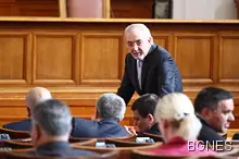 Местан: Ще търсим подкрепа и от други срещу мораториума