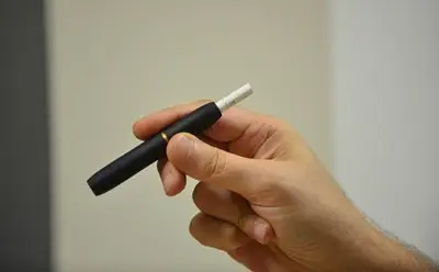 Бюджетната комисия вдига акциза на бездимните цигари, кутията ще струва 6 лв.