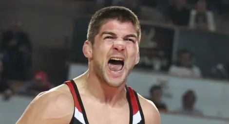 Иво Ангелов обърна шампиона и ще спори за златото в Сърбия