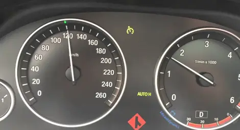 Как оборотите и скоростта влияят върху работата на двигателя