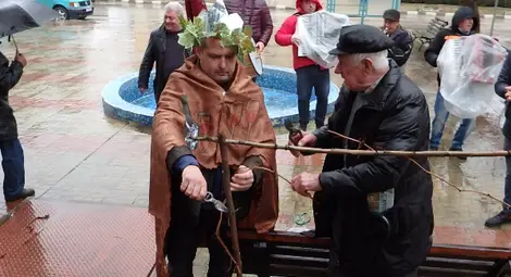 Кметът на Ценово поздрави  91-годишния лозар Георги Банев