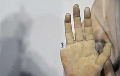 Турист счупи безценна 600-годишна статуя във Флоренция