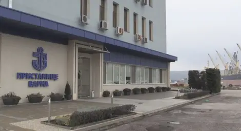 Кокаин, оценен на 12 млн. лв., откриха в контейнер, пристигнал във Варна Кокаин, оценен на 12 млн. лв., откриха в контейнер, пристигнал във Варна