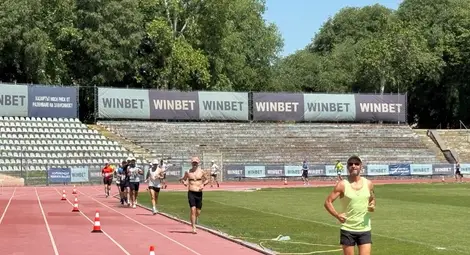 В Русе започна единственият в страната 24-часов маратон в градски условия с над 100 атлети от 7 държави В Русе започна единственият в страната 24-часов маратон в градски условия с над 100 атлети от 7 държави