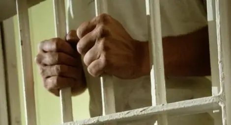 21-годишен остава в ареста за атака с нож на втората му майка