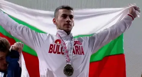 Забравена марля пратила Стилян Гроздев на втора операция на лакетната става