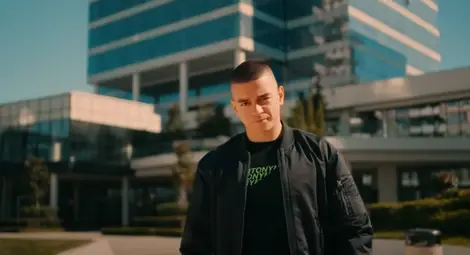 Иво Иванов-I.N.I.: Социалните мрежи влияят по много кофти начин, но ако не влизаш в капана и ги ползваш само по работа, са супер средство