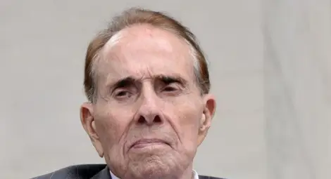 На 98г. почина Боб Доул